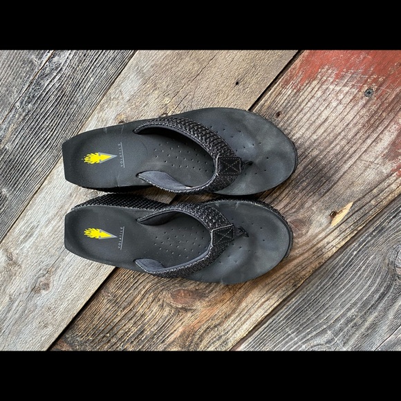 Volatile Island Platform Flip Flop